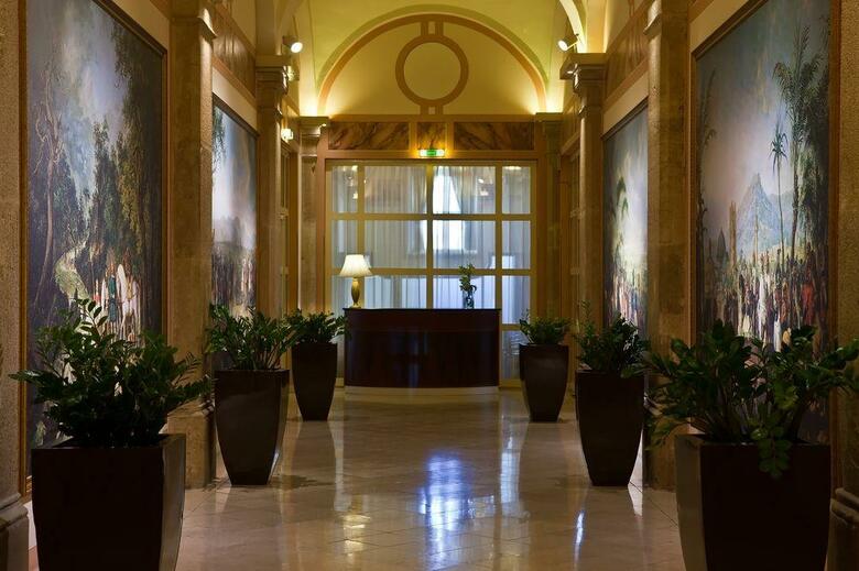Imperial Riding School Renaissance Vienna Hotel