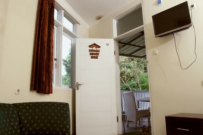 Hotel Bantal Guling Villa Bandung