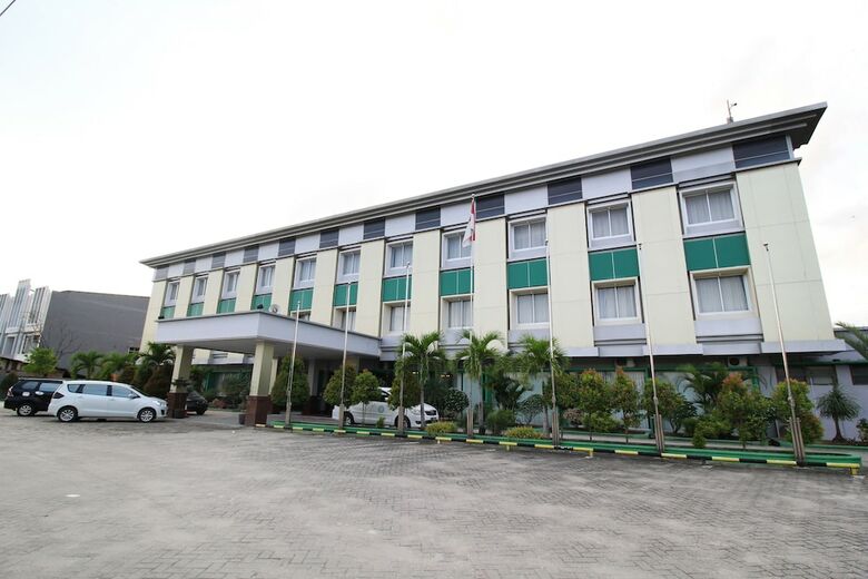 Hotel Airy Syariah Kendari Barat Edy Sabara 1a