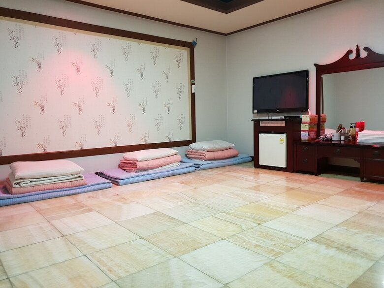 Hotel Plus Motel