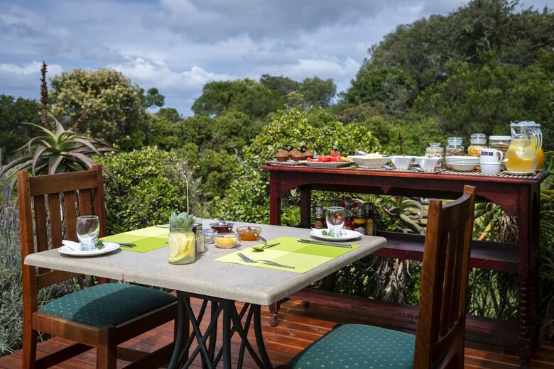 Posada Elephants Lodge - Bellevue Forest Reserve