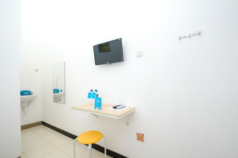 Hotel Airy Miroto Seteran Serut Semarang