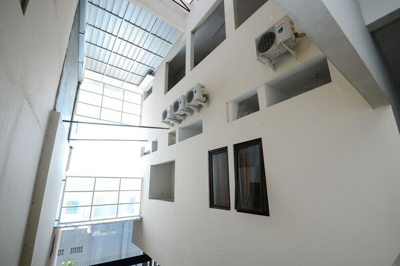 Hotel Airy Miroto Seteran Serut Semarang