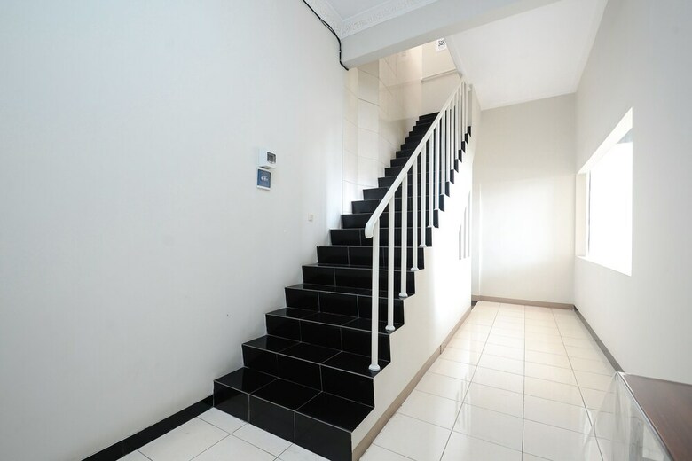 Hotel Airy Miroto Seteran Serut Semarang