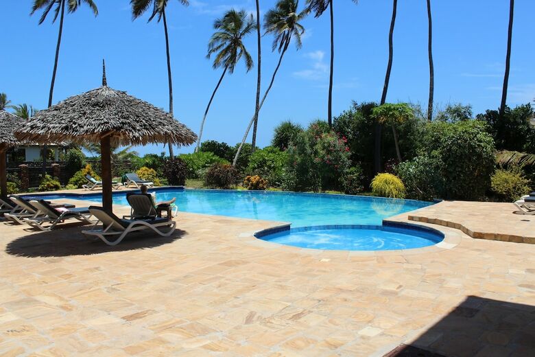 Hotel Zawadi Beach Villas