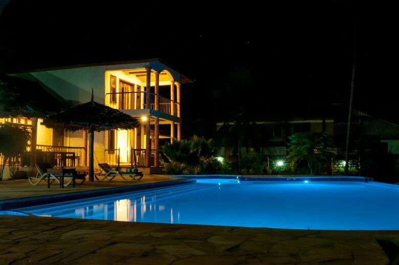 Hotel Zawadi Beach Villas