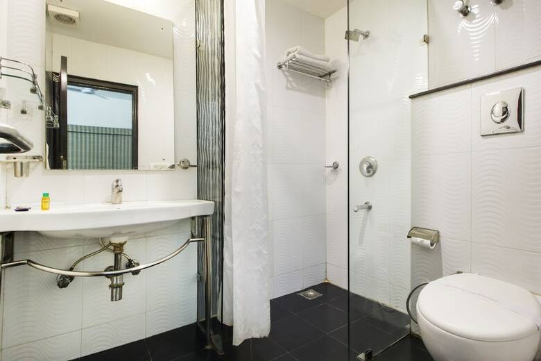 Fabhotel Exotica Greenpark