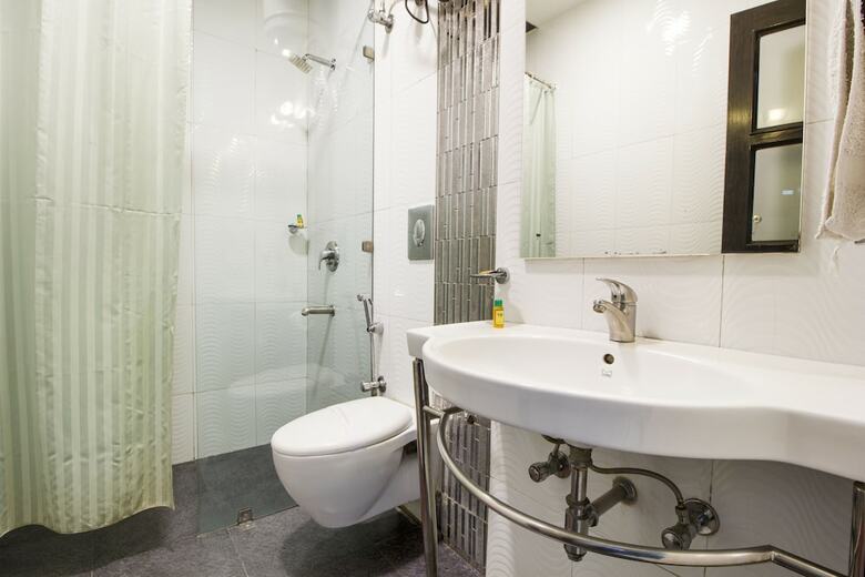 Fabhotel Exotica Greenpark
