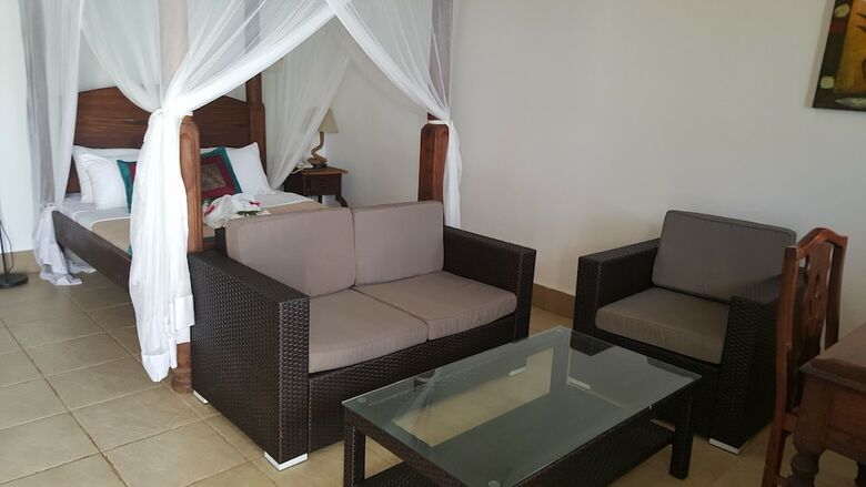 Hotel Langi Langi Beach Bungalows