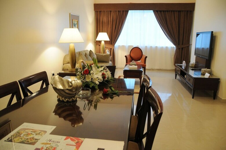 Clifton International Hotel