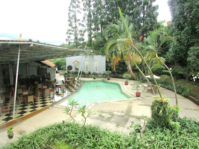 Topas Galeria Hotel