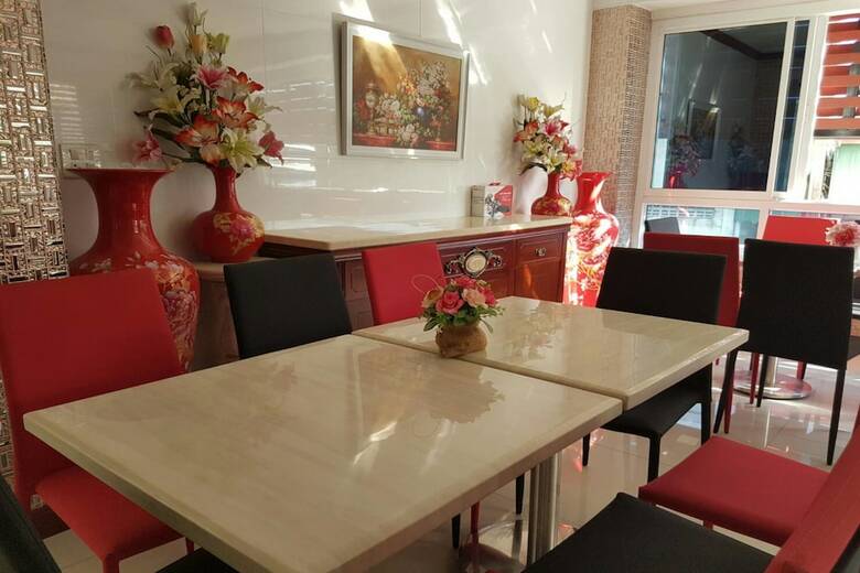 V-house Hotel