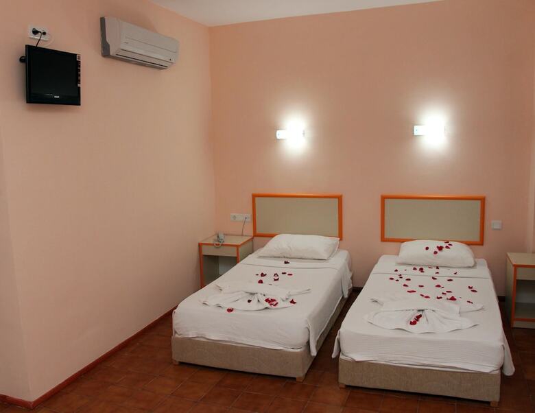 Idyros Hotel