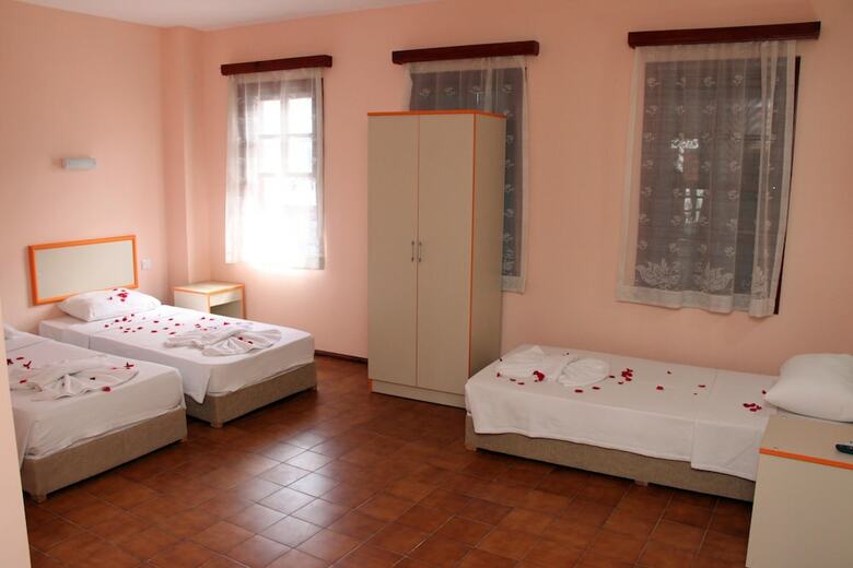 Idyros Hotel