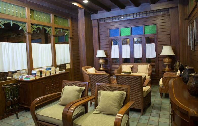 Chiang Mai Plaza Hotel