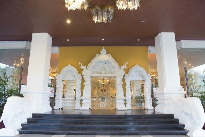Chiang Mai Plaza Hotel