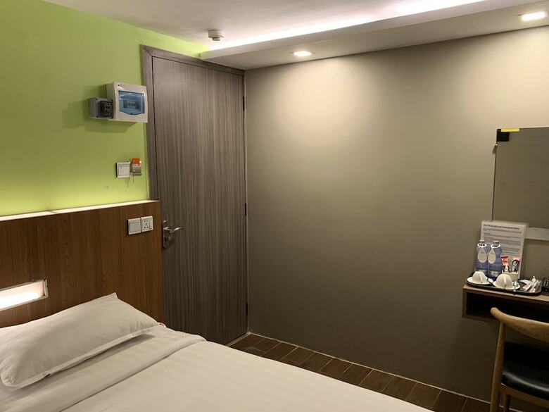 Hotel The Vibe Inn