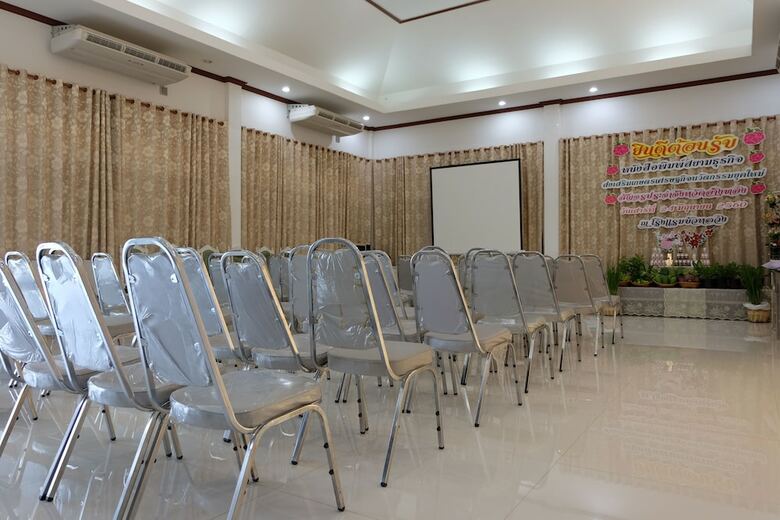 Bualuang Angthong Hotel