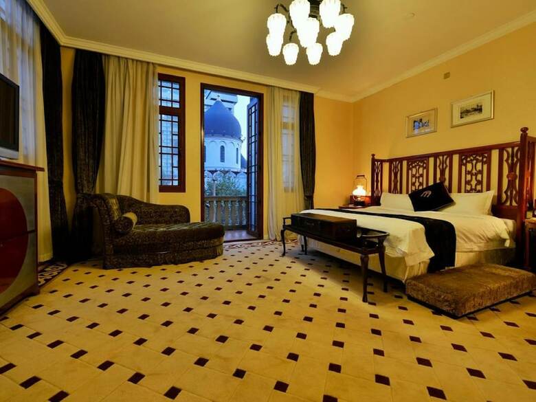 The Mansion Hotel
