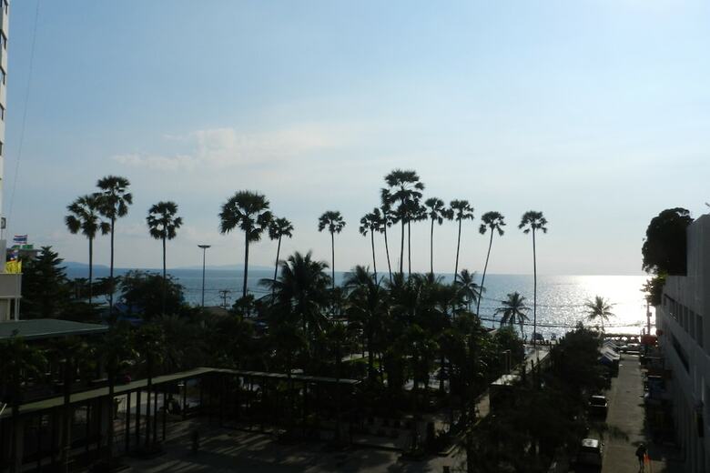 Apartments Alex Group Neocondo Pattaya