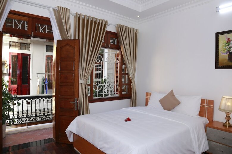 Moon & Sun Hotel
