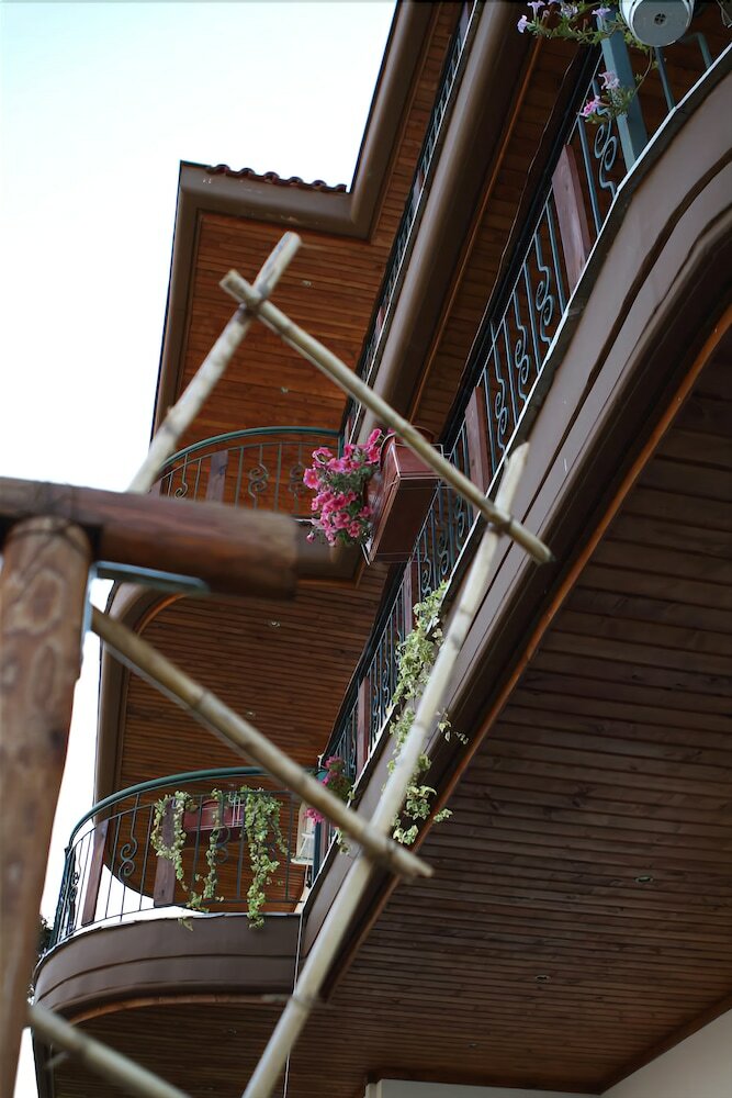 Hotel Limneo