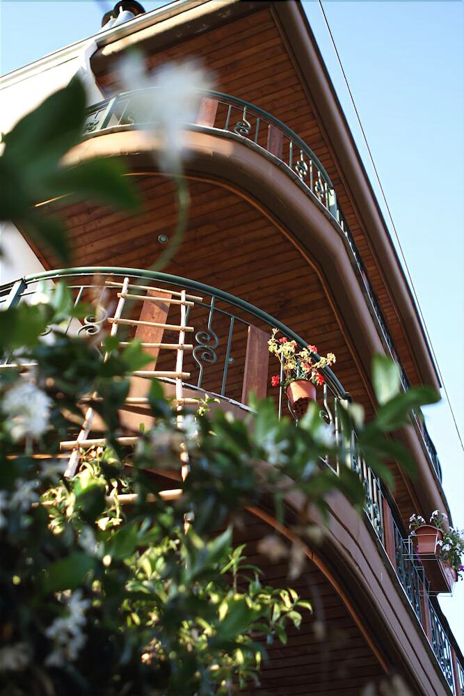 Hotel Limneo