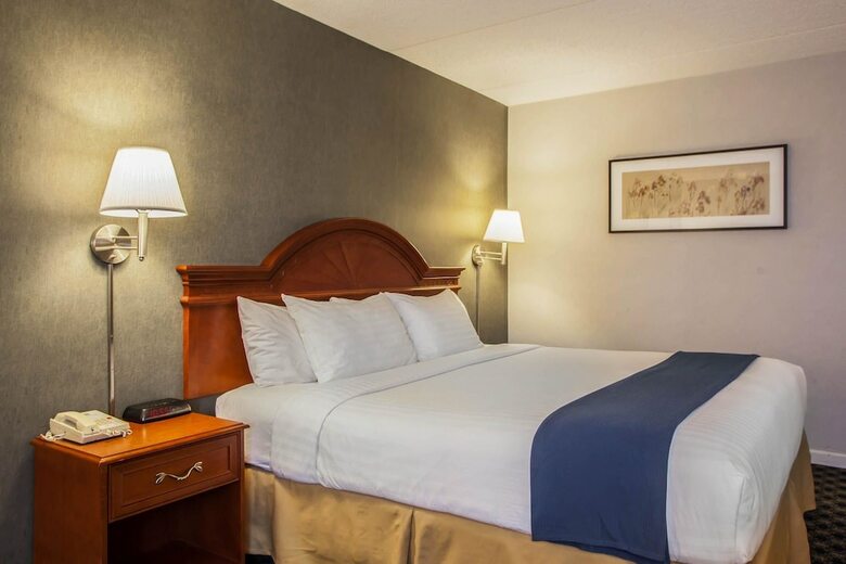 Hotel Quality Inn And Suites St Charles -west Chicago
