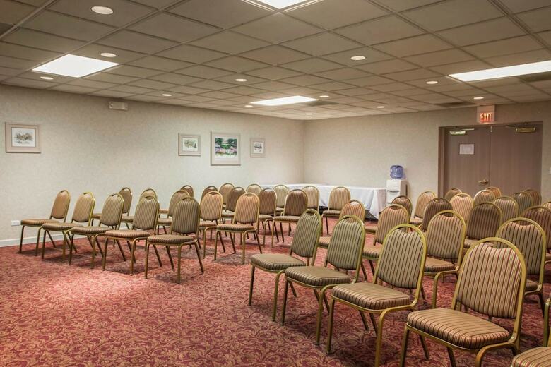 Hotel Quality Inn And Suites St Charles -west Chicago