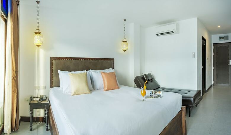 Ai Pai Hotel
