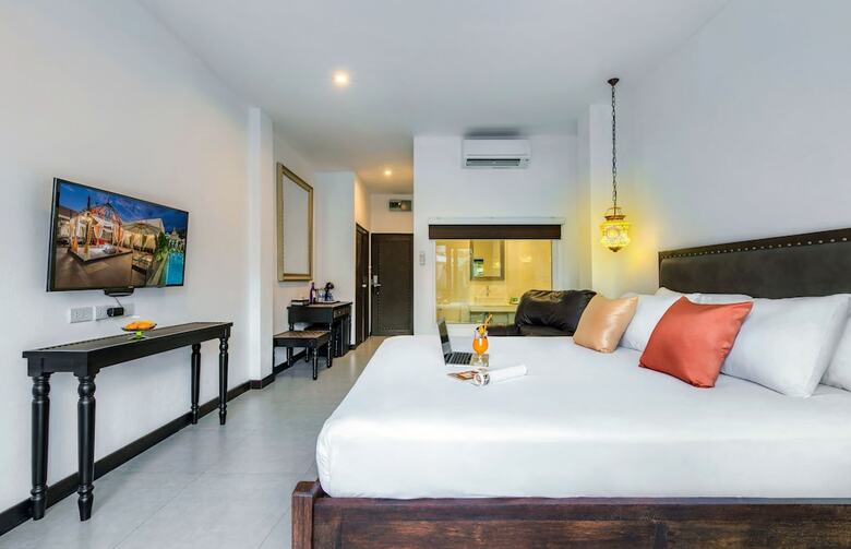 Ai Pai Hotel
