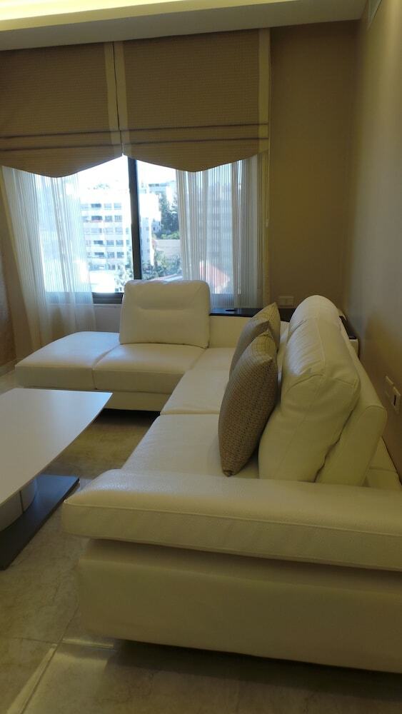 Janty Apartments