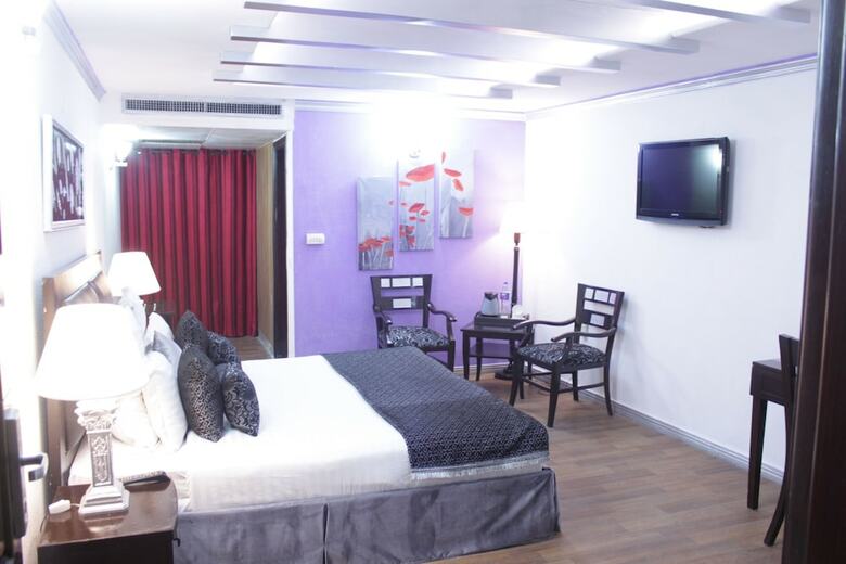 Faletti's Express Hotel