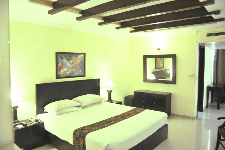 Faletti's Express Hotel