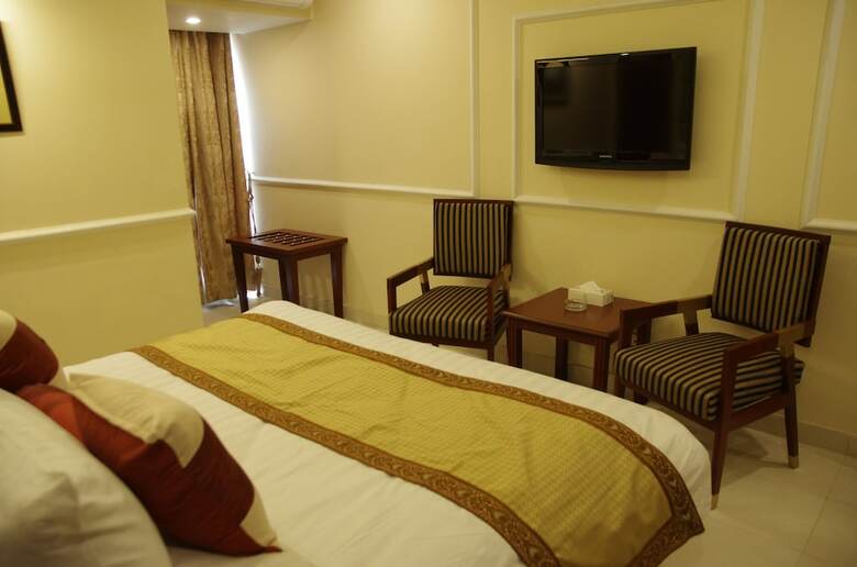 Faletti's Express Hotel