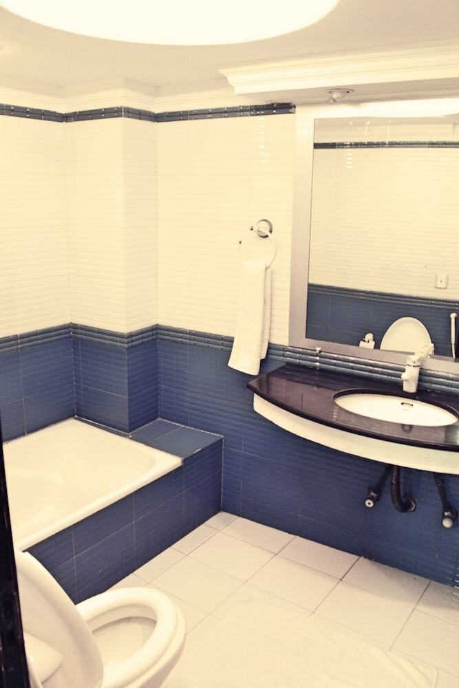 Faletti's Express Hotel