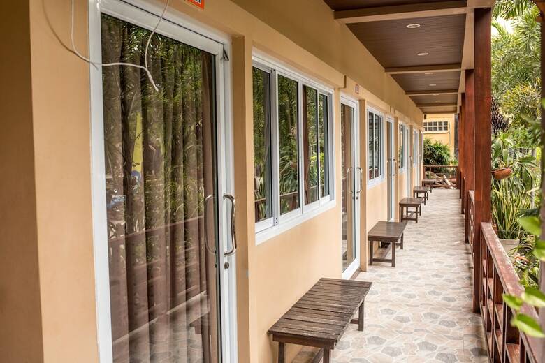 Hotel Silver Sands Beach Resort
