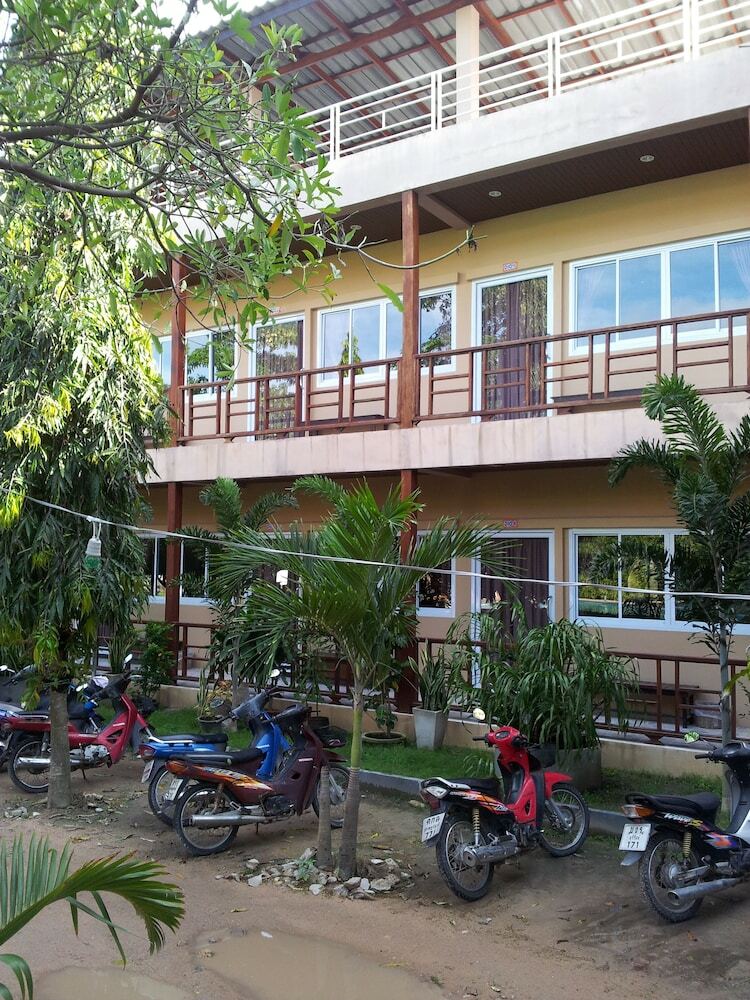 Hotel Silver Sands Beach Resort