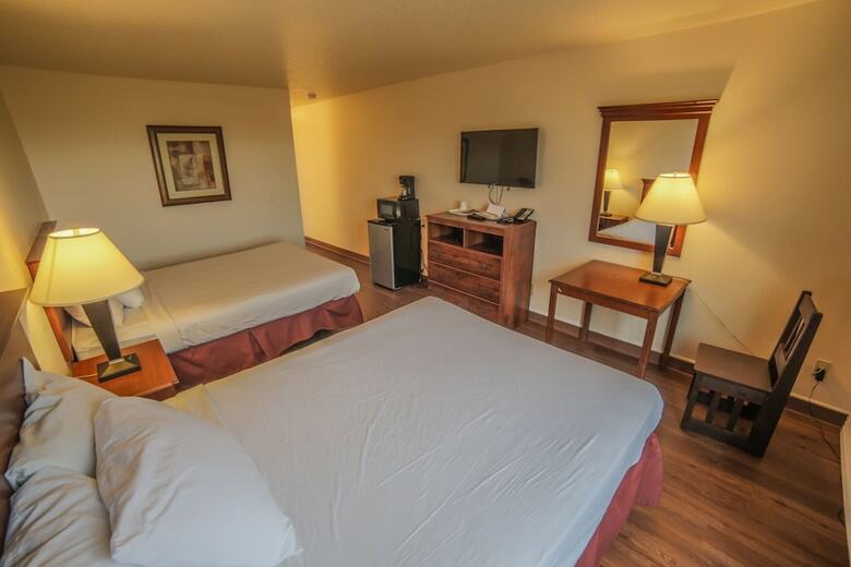 Hotel Sunnyside Inn & Suites