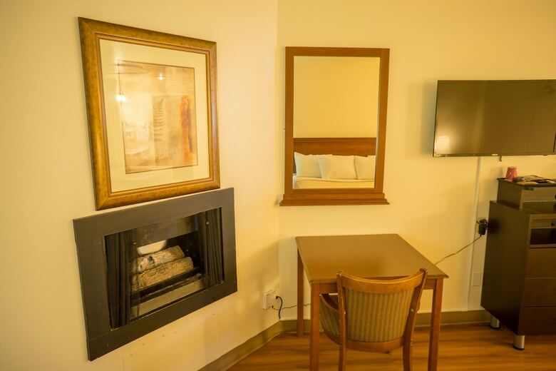 Hotel Sunnyside Inn & Suites