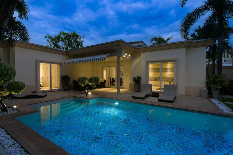 Luxury Pool Villa Srv