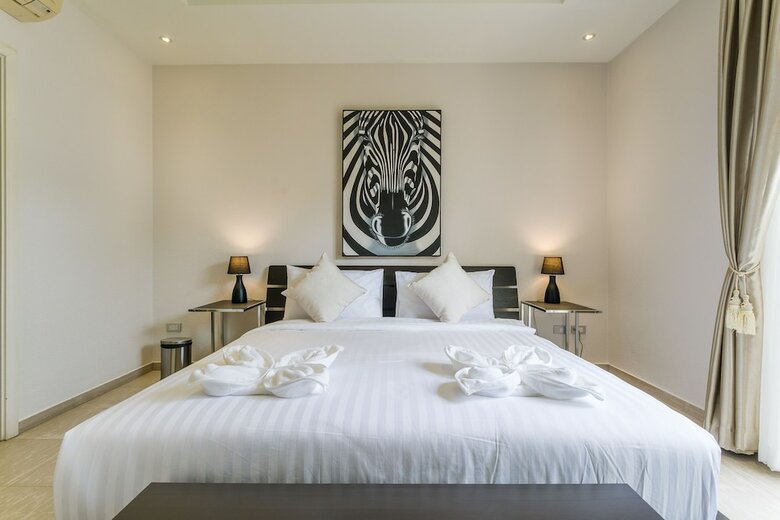 Luxury Pool Villa Srv