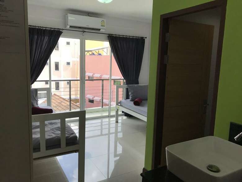 Hostal Bedbox Guesthouse & Hostel