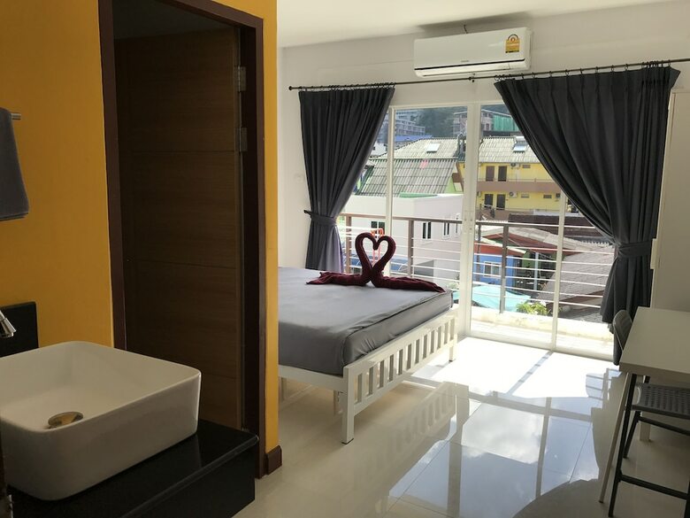 Hostal Bedbox Guesthouse & Hostel