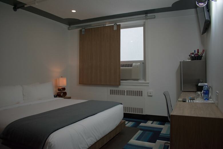 Crash Hotel Downtown Edmonton