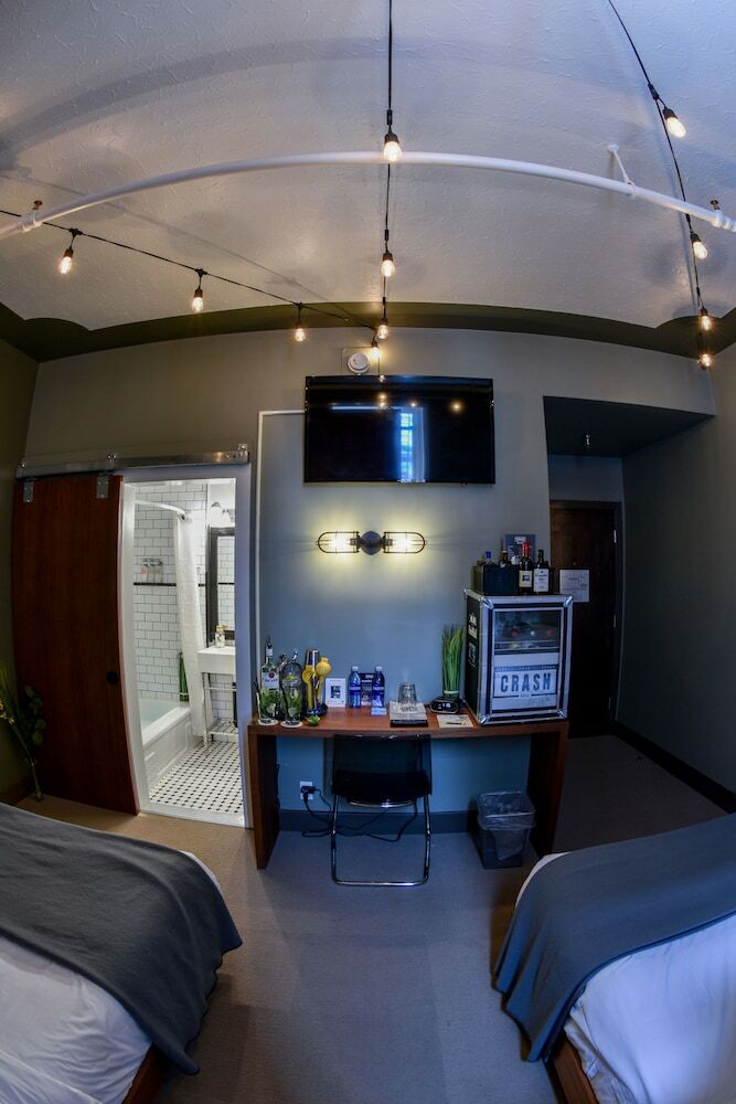 Crash Hotel Downtown Edmonton
