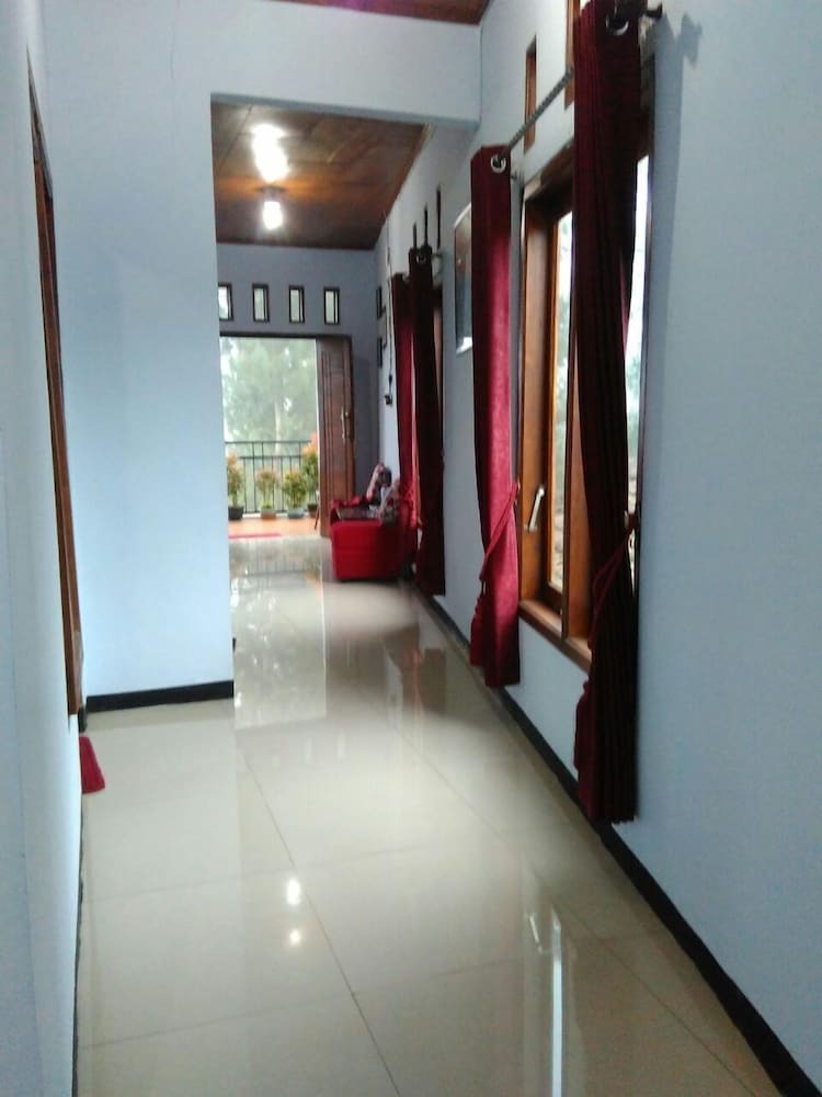 Hotel Jazzi Homestay