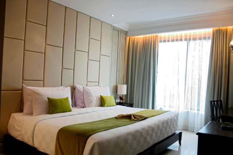 Jambuluwuk Oceano Seminyak Hotel