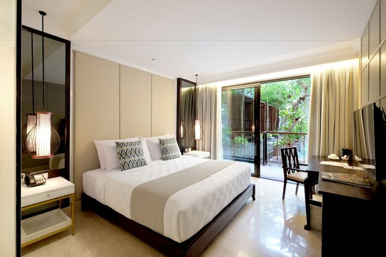 Jambuluwuk Oceano Seminyak Hotel