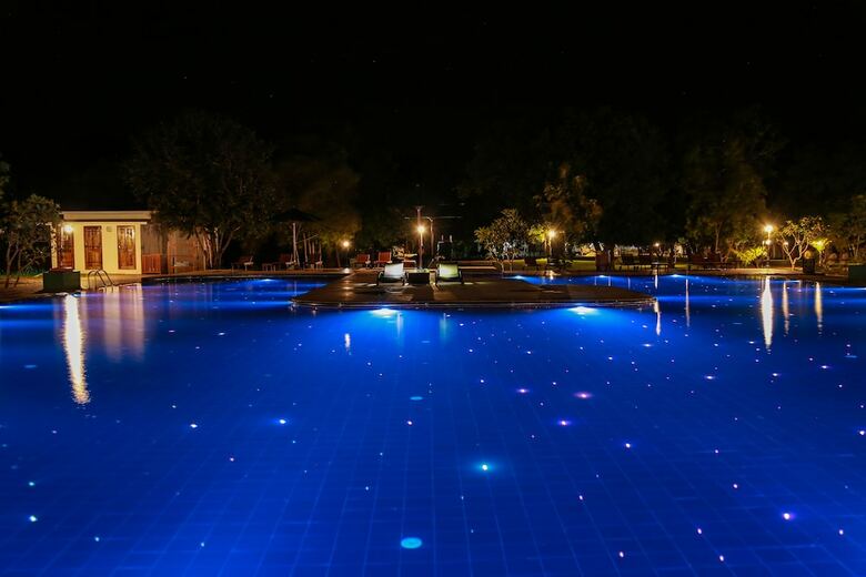 Hotel Oak Ray Elephant Lake